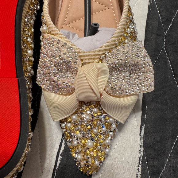 Elegant Gold Embellished Flats - Picture 5 of 6